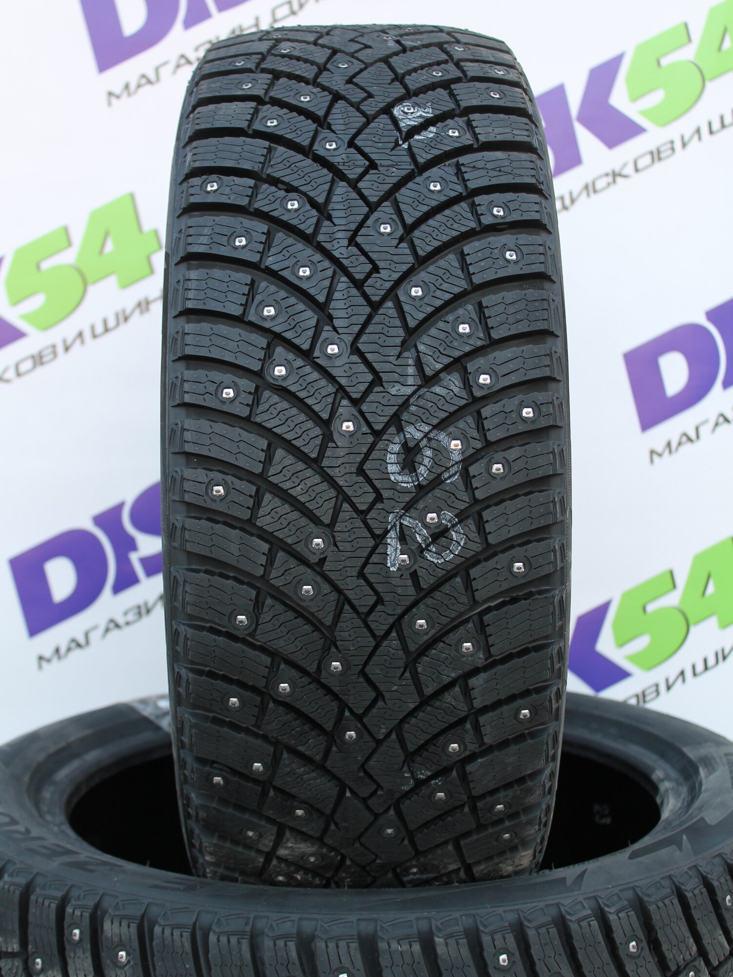 Pirelli Scorpion Ice Zero 2 285/45 R21 113H зимняя - фотография № 14