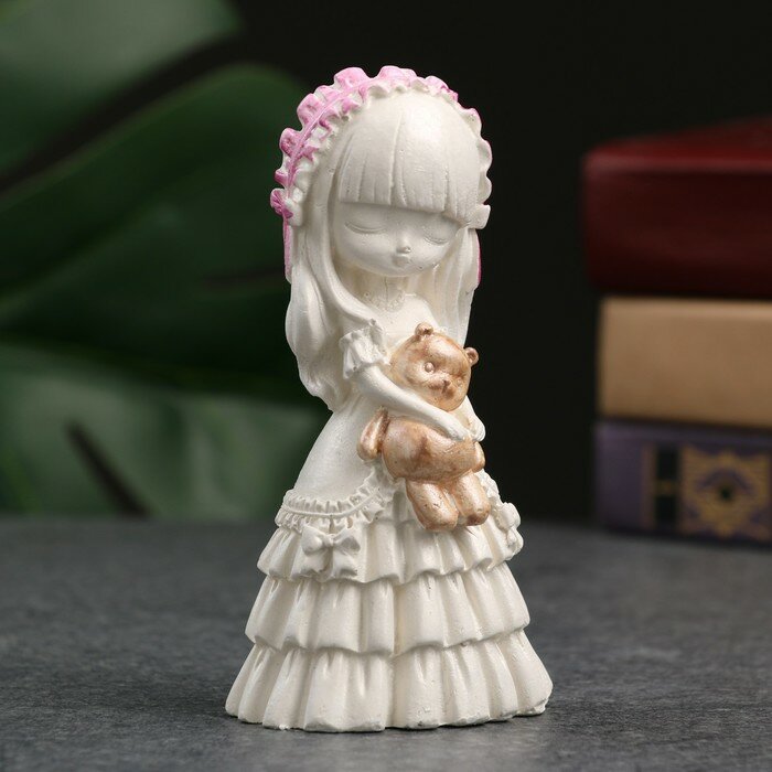 фото Фигура "Девочка с мишкой" перламутр, 11см 9544796