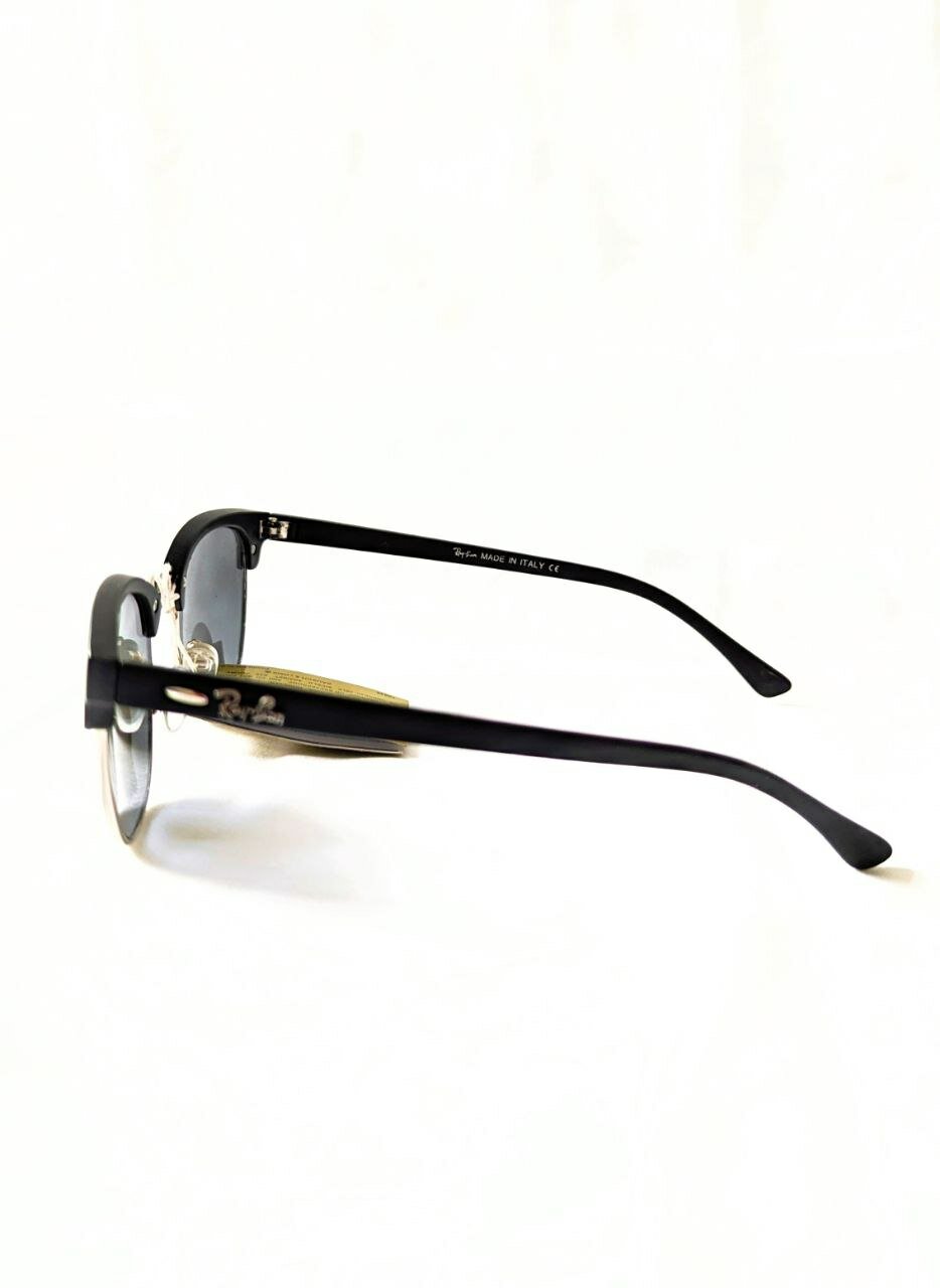 Солнцезащитные очки  Ray-Ban 3016 Clubmaste