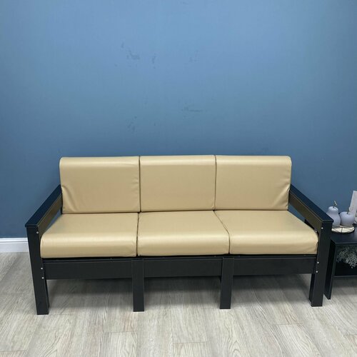 Диван Каттегат New Victoria трехместный каркас черный кожа бежевая 14723₽