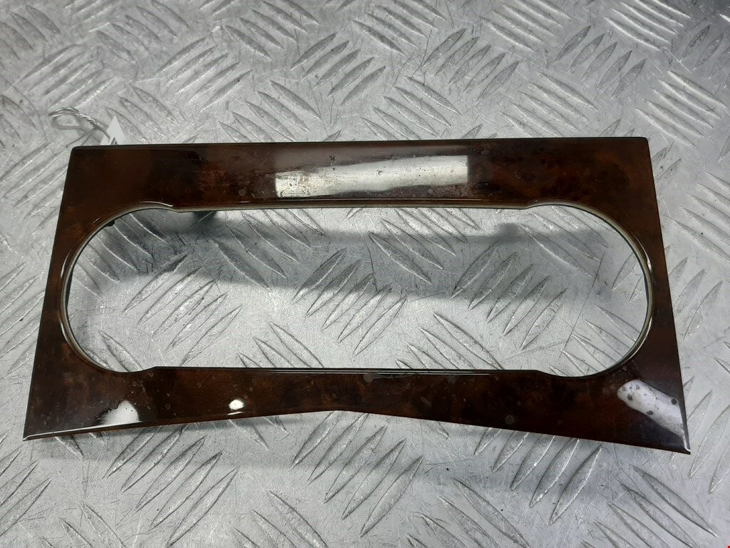 Накладка декоративная на торпедо Mercedes C-Class (W204) A2046803507 арт. 842670