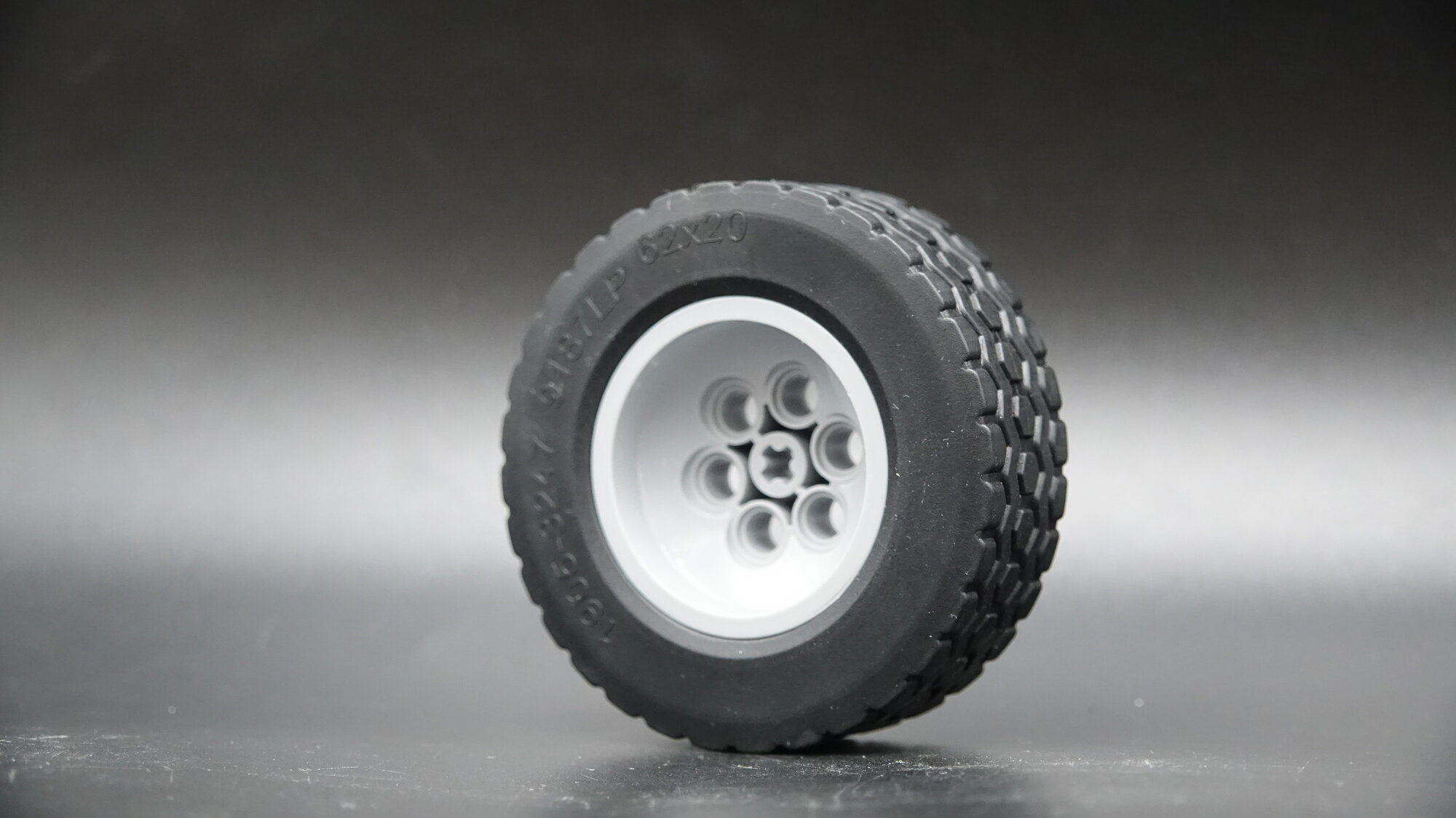 Детали техник Диск с покрышкой, колесо Technic 32019 Tire 62.4mm D. x 20mm + 86652 Wheel 43.2mm D. x 18mm Серый 4 штуки