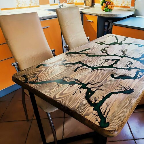 Изображение товара Стол 120х74 из натурального дерева (массив сосны) с молниями залитыми ювелирной эпоксидной смолой на металлическом лофт подстолье