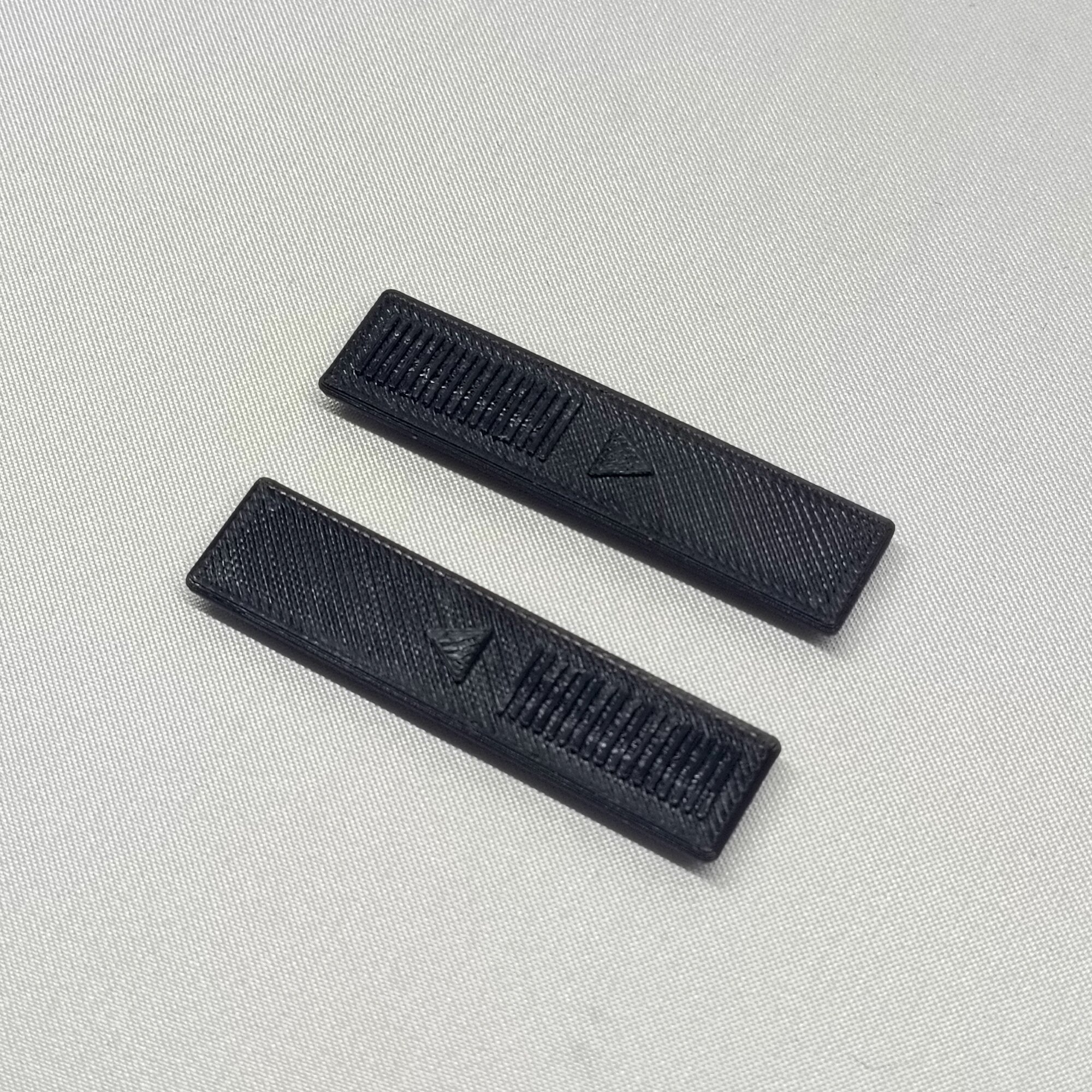 Заглушка молдинга для рейлинга Mazda, от защиты загрязнений, черный — фото 1