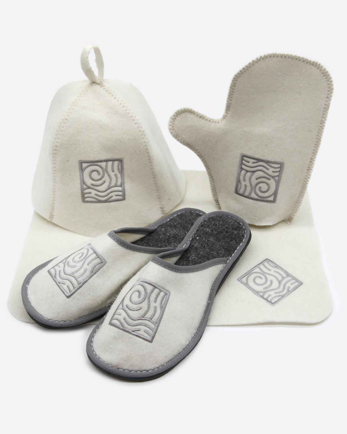 Набор фирменный для бани и сауны из 4-х предметов VALENOK WHITE(шапка коврик рукавица тапки) с вышивкой российский войлок