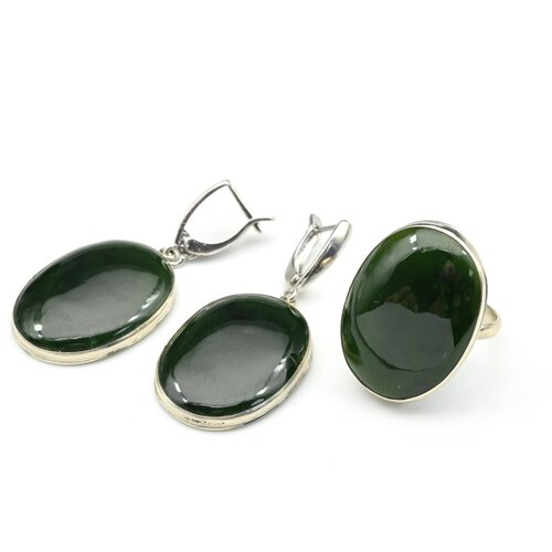 Комплект бижутерии Радуга Камня: серьги, кольцо, нефрит, размер кольца 18.5, зеленый