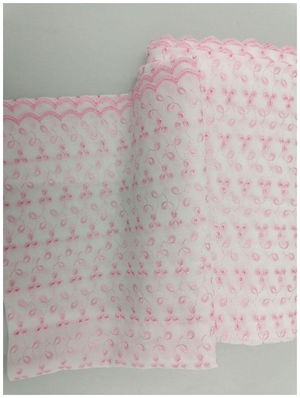Ткань х/б с розовой вышивкой (шитье), ширина 140 см, на отрез от 1 метра
