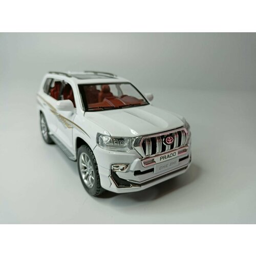 Модель автомобиля Toyota Land Cruiser Prado коллекционная металлическая игрушка масштаб 1:24 белый модель автомобиля toyota camry коллекционная металлическая игрушка масштаб 1 24 белый