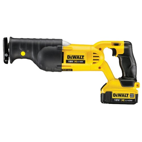 Пила DeWALT DCS380М2