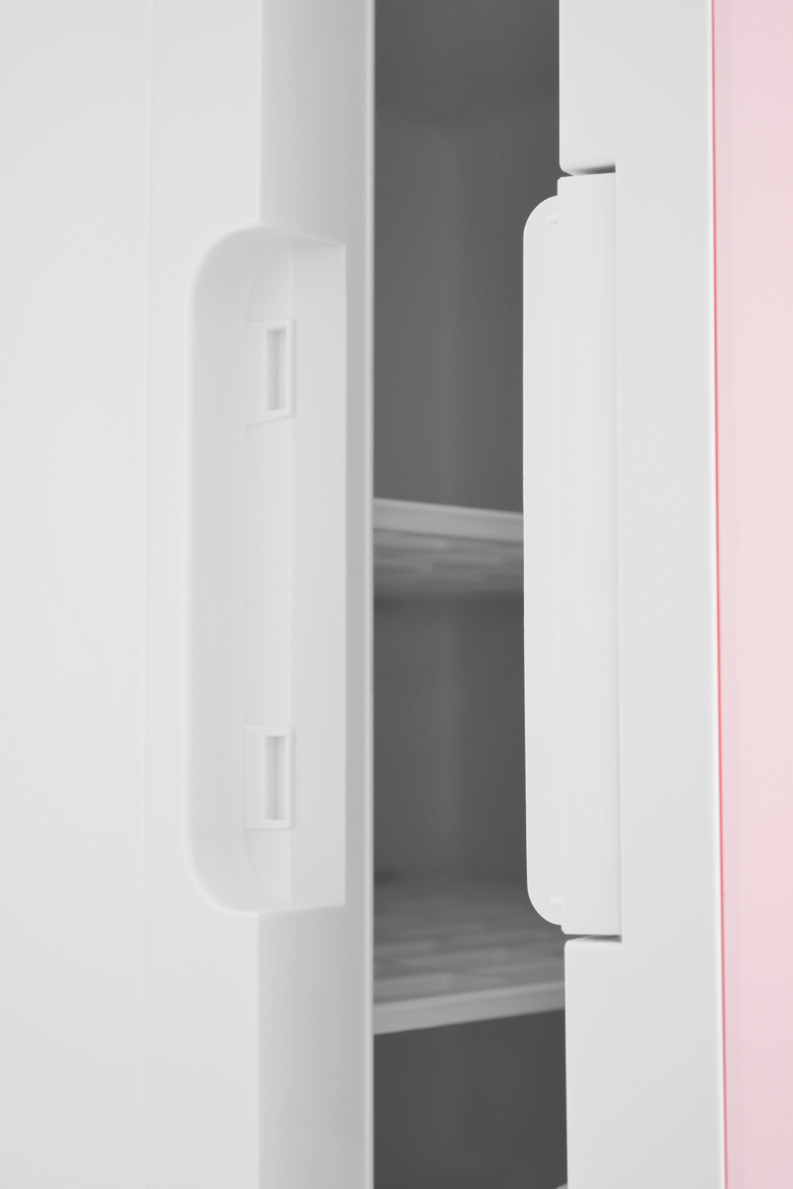 Холодильник для косметики ZUGEL ZCR-001 розовый - фотография № 5