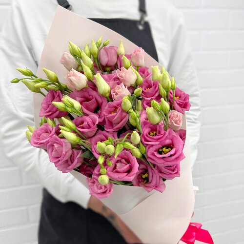 Эустома розовая 9шт в букете Flowerstorg N1117