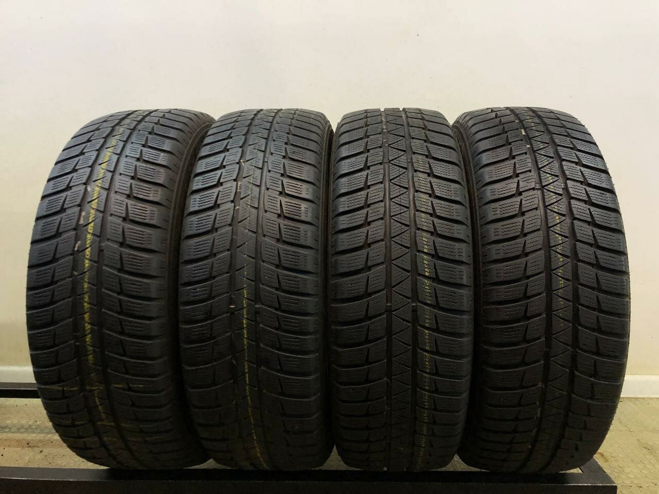 Falken Eurowinter HS449 215/60 R17 БУ Шины Зимние