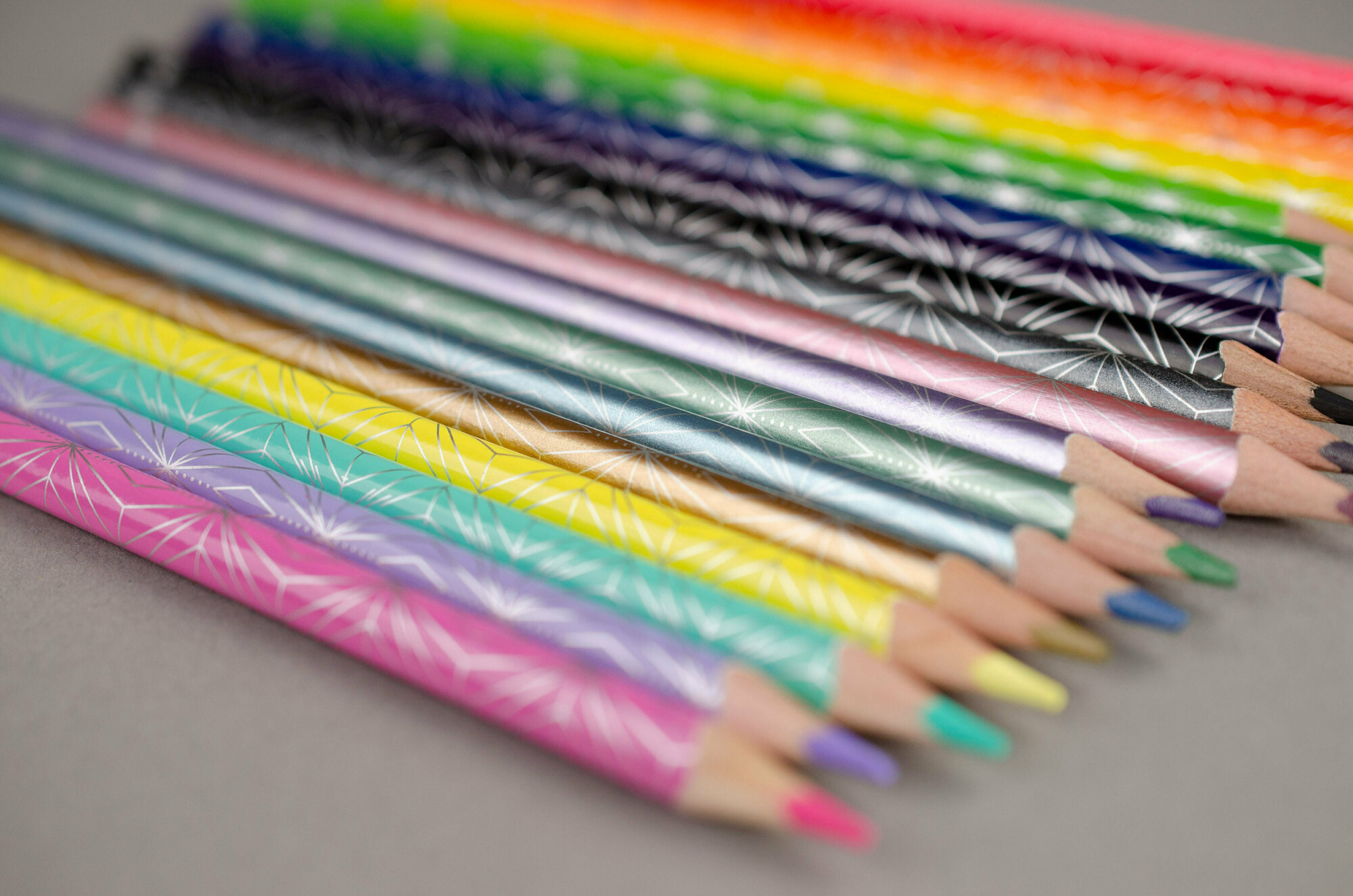 Трехгранные цветные карандаши Kores - фото №4