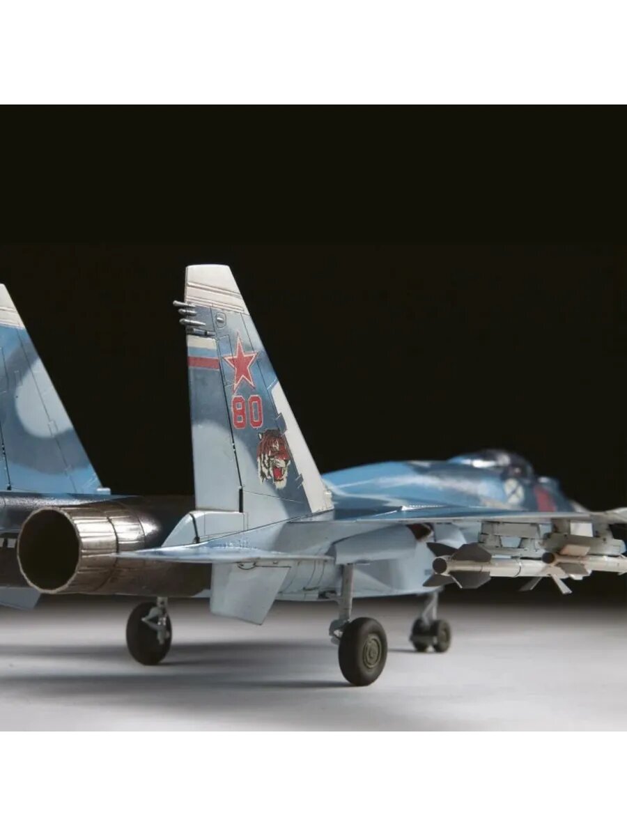 ZVEZDA Самолёт Су-33 247 деталей, масштаб 1:72, сборная модель — фото 1