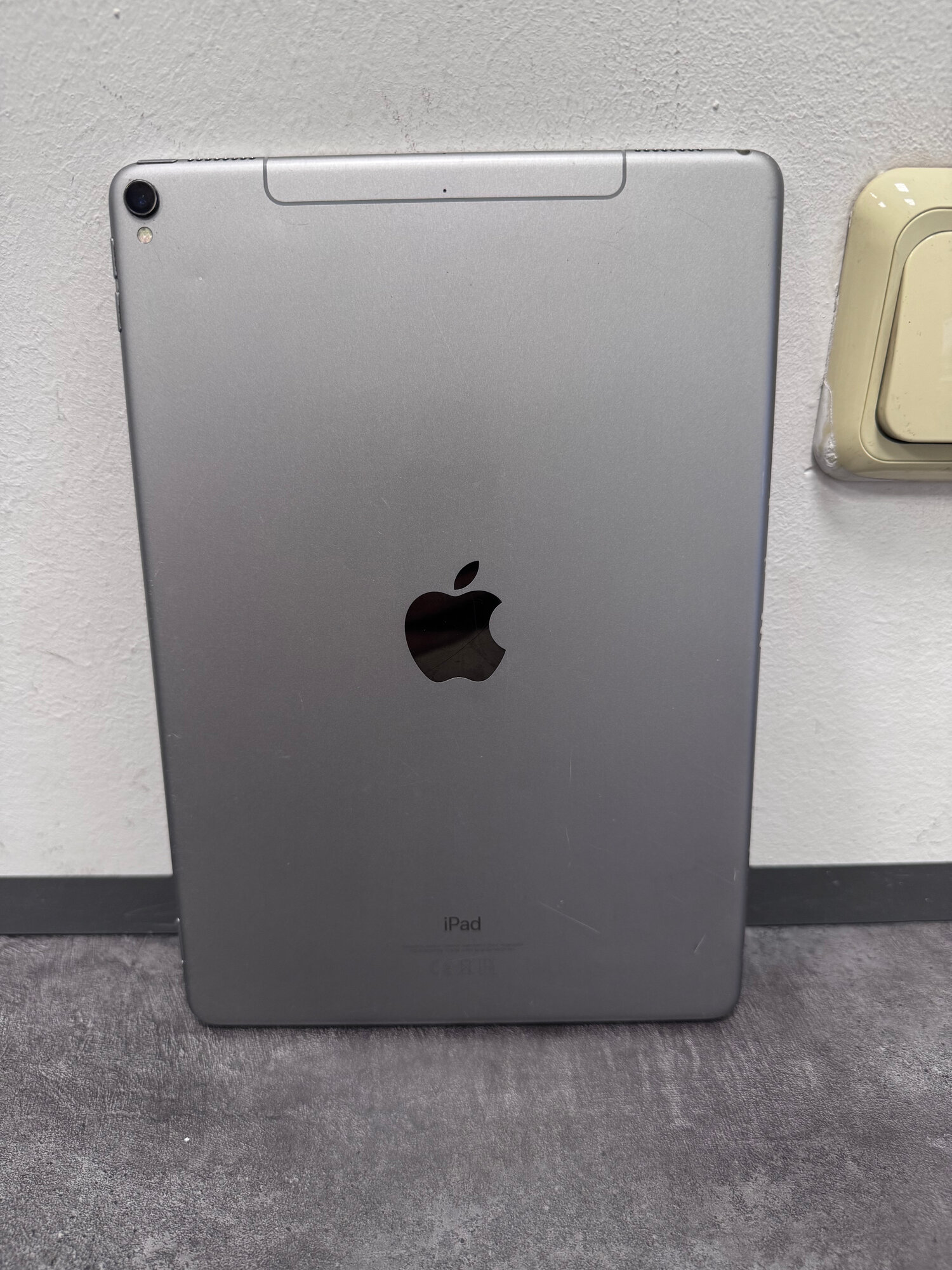 10.5" Планшет Apple iPad Pro 2017, 256 ГБ, Wi-Fi+Cellular, Silver