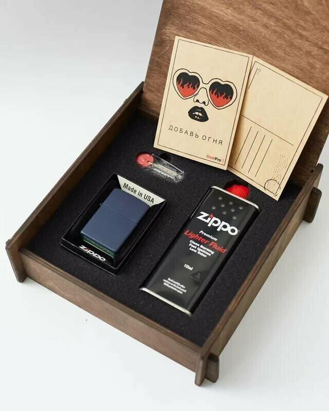Подарочный набор оригинальная зажигалка Zippo 239 с топливом 125 мл + кремнии в деревянной коробке - фотография № 1