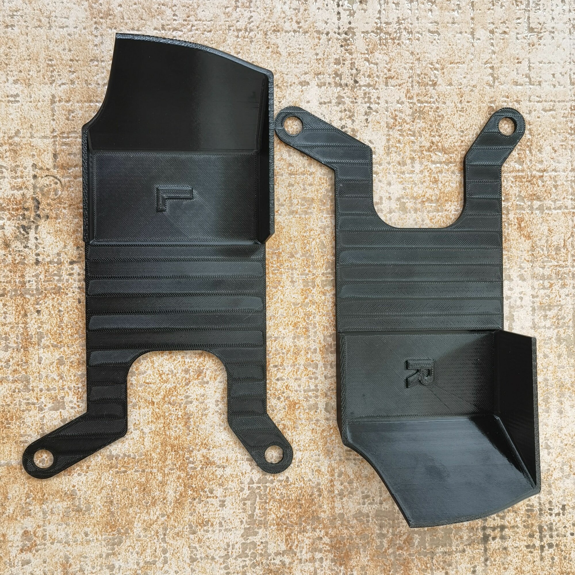 Адаптер переднего номерного знака для Jaecoo J8, черного цвета — фото 1