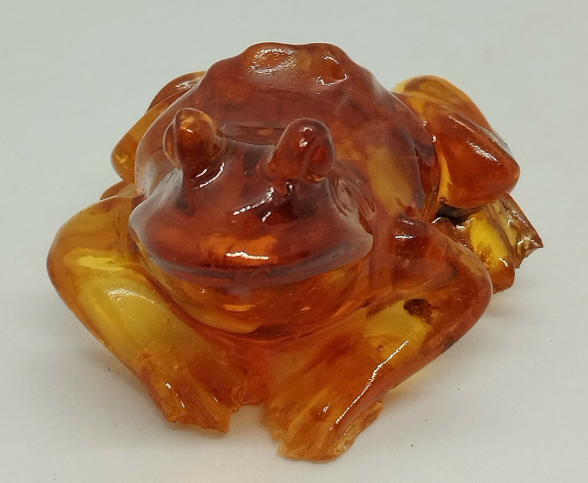 Янтарная фигурка Лягушка, 40 г — фото 1