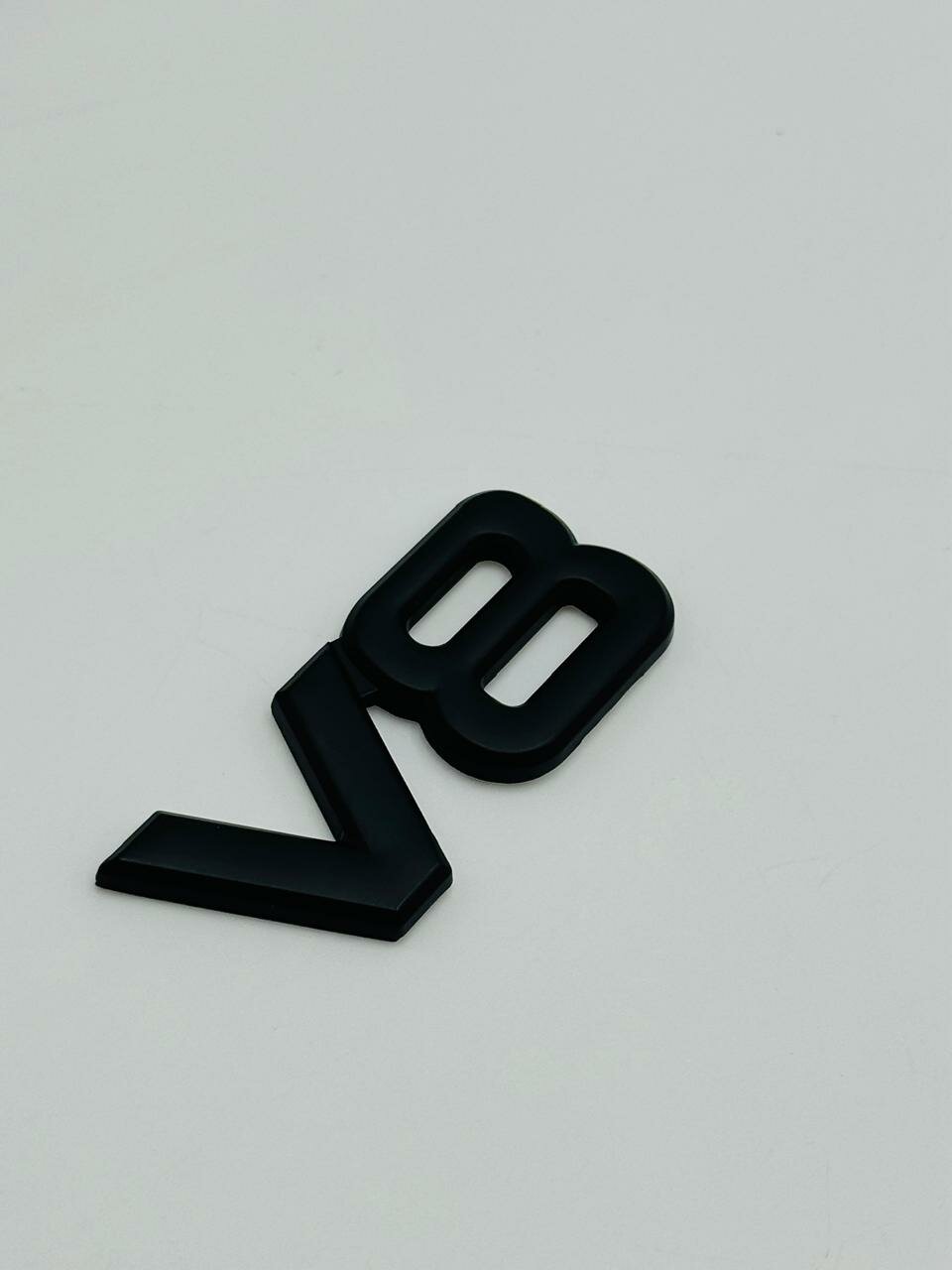 Шильдик Наклейка Эмблема V8 Black Черный