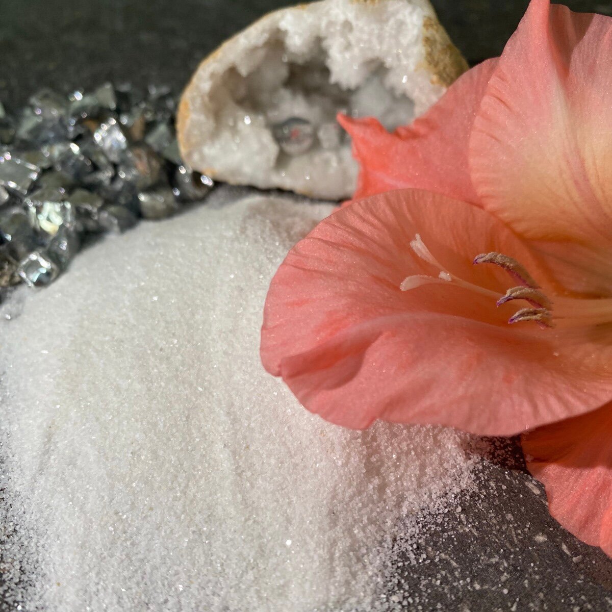 Песок мраморный белый фракция 0,2-0,5 фасовка 5 кг. - фотография № 3