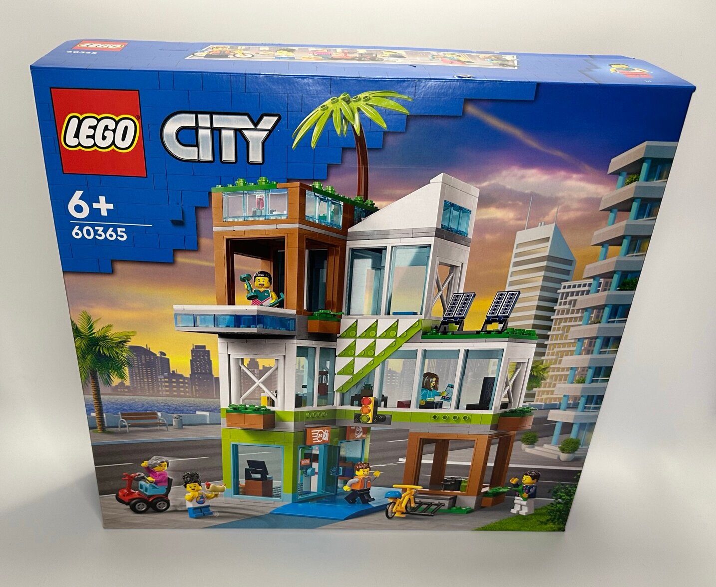 LEGO City Многоквартирный дом 60365 - фото №13