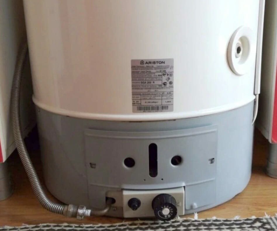 Накопительный газовый водонагреватель Ariston SGA 200 R, белый - фото №10