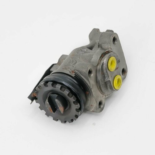 Рабочий тормозной цилиндр передний ISUZU ELF 3852 диаметр 41 без прокачки правый ZEVS 2560₽