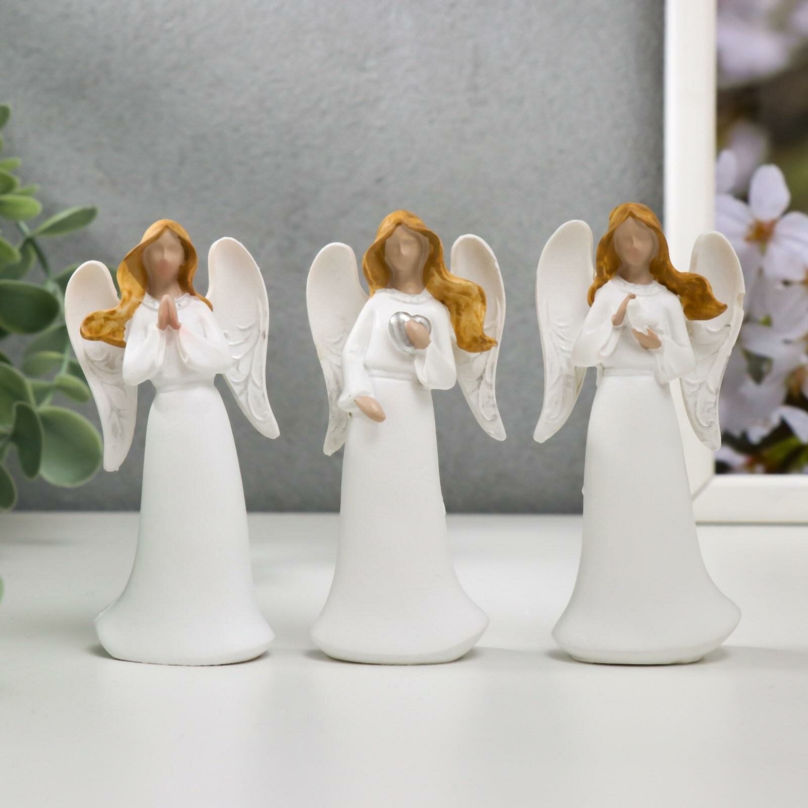 Фигурка полистоун «Ангел с серебристыми узорами на крыльях» 8.7×4.2×2.8 см микс