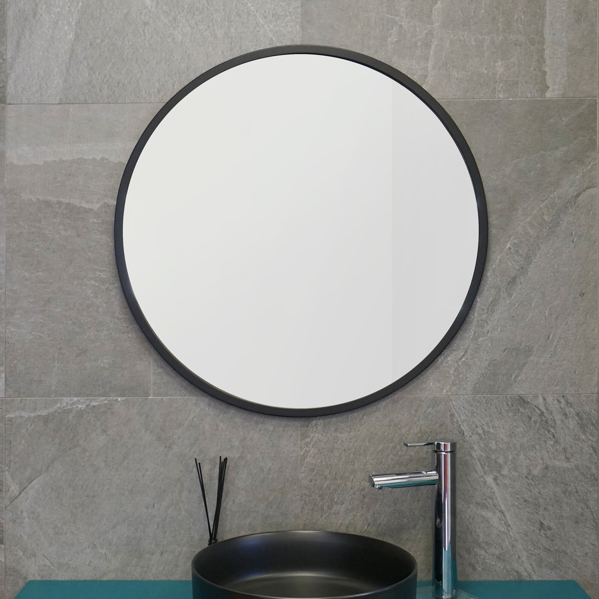 Зеркало в МДФ черной влагостойкой раме интерьерное - фотография № 2