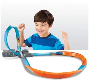 Hot Wheels Figure 8 Raceway GGF92