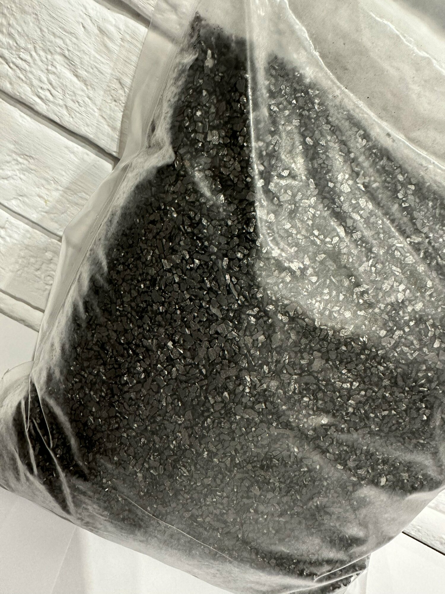 Грунт для аквариума и террариума, чёрный 2 л (1-3 мм)–натуральный, декоративный, безопасный, для рыб, растений, креветок — фото 1