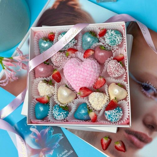 Клубника в Шоколаде 16-19 шт с сердцем. Бельгийский шоколад Callebaut. Подарочный набор 1078. Leora Flowers дом цветочной моды