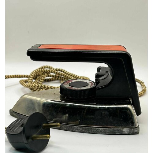 Утюг электрический дорожный 1984 года СССР Винтаж 99000₽