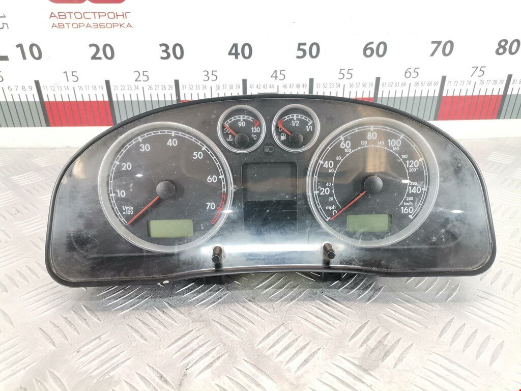 Панель приборная (щиток приборов) Volkswagen Passat 5 GP арт. 1421178