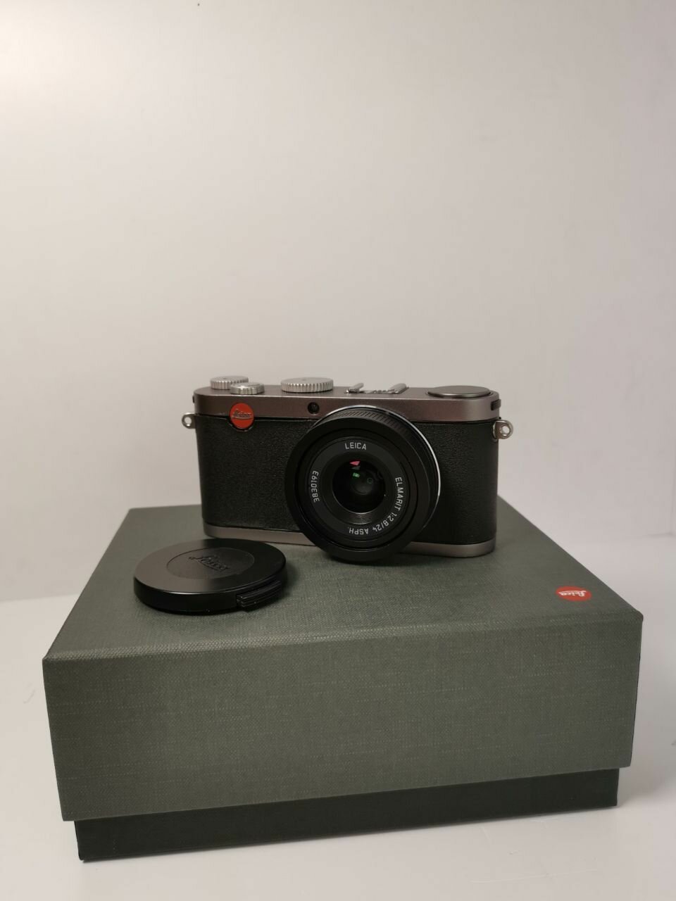 Фотоаппарат Leica X1 Digital Camera box реставрация