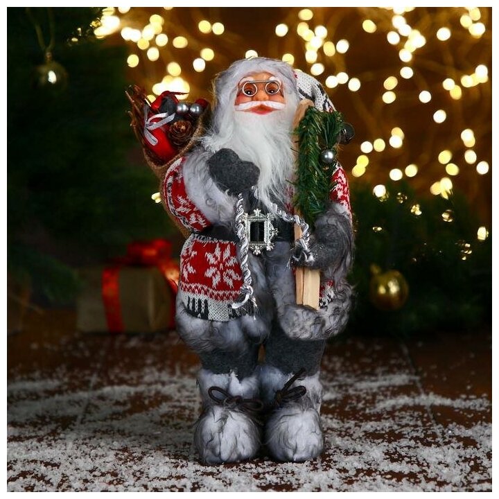 Зимнее волшебство Дед Мороз "В бело-красной шубке с ремешком, с лыжами" 30 см