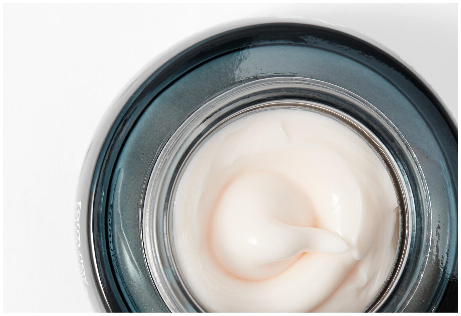 Омолаживающий крем с маслом лосося и пептидами FarmStay Salmon Oil & Peptide Vital Cream 50 г - фото №4