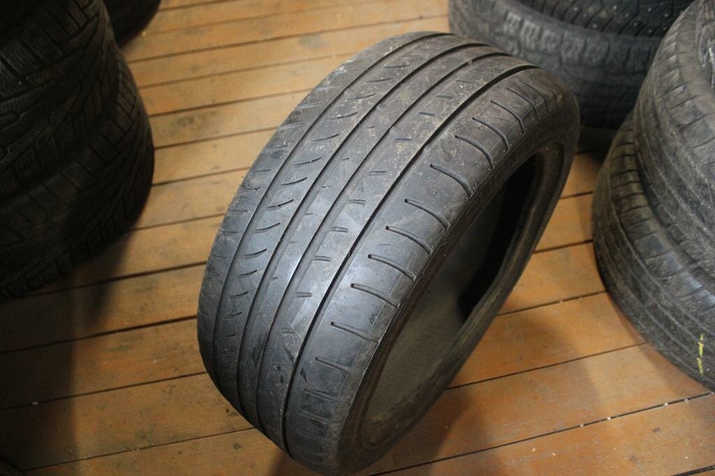 225/45 R17 GT Radial Champiro UHP1