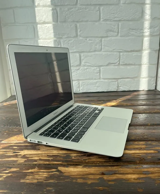 13.3" Ноутбук Apple MacBook Air 13 Mid 2013, Intel Core i5 1.30Ghz, RAM 4 гб, SSD 128 гб, серебр.