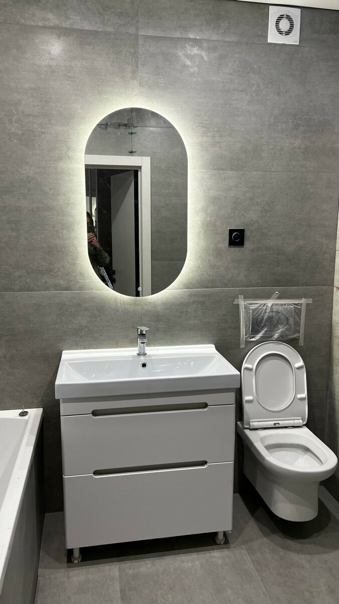 Зеркало для ванной Mirror room 45x85 с LED-подсветкой 4500К, овальное, парящее, без рамы - фотография № 16