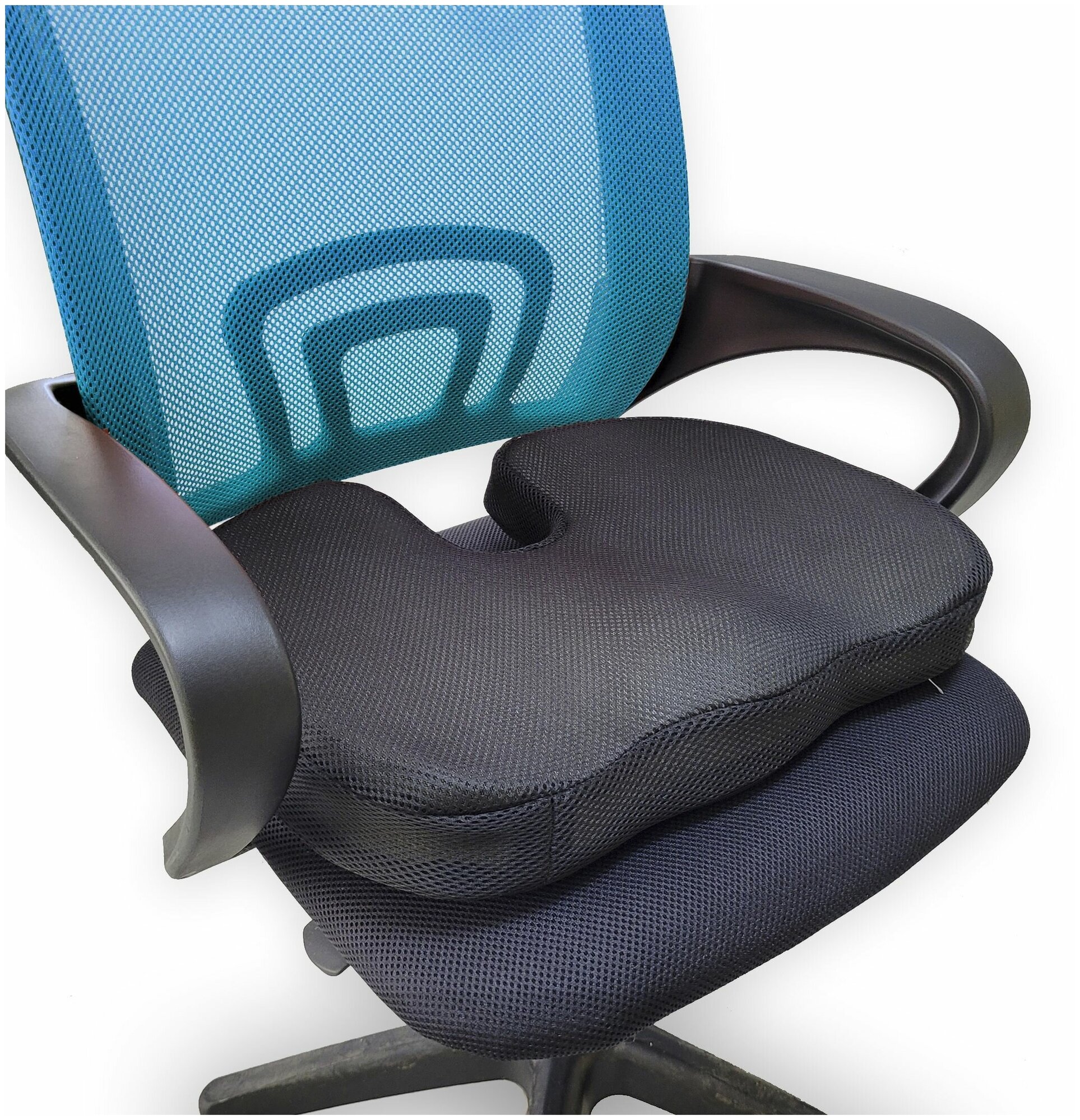 Ортопедическая подушка для сидения OSTEOM - подушка с эффектом памяти на стул / на кресло / в автомобиль. 35х45х7см. Цвет - черный сетка. - фотография № 5