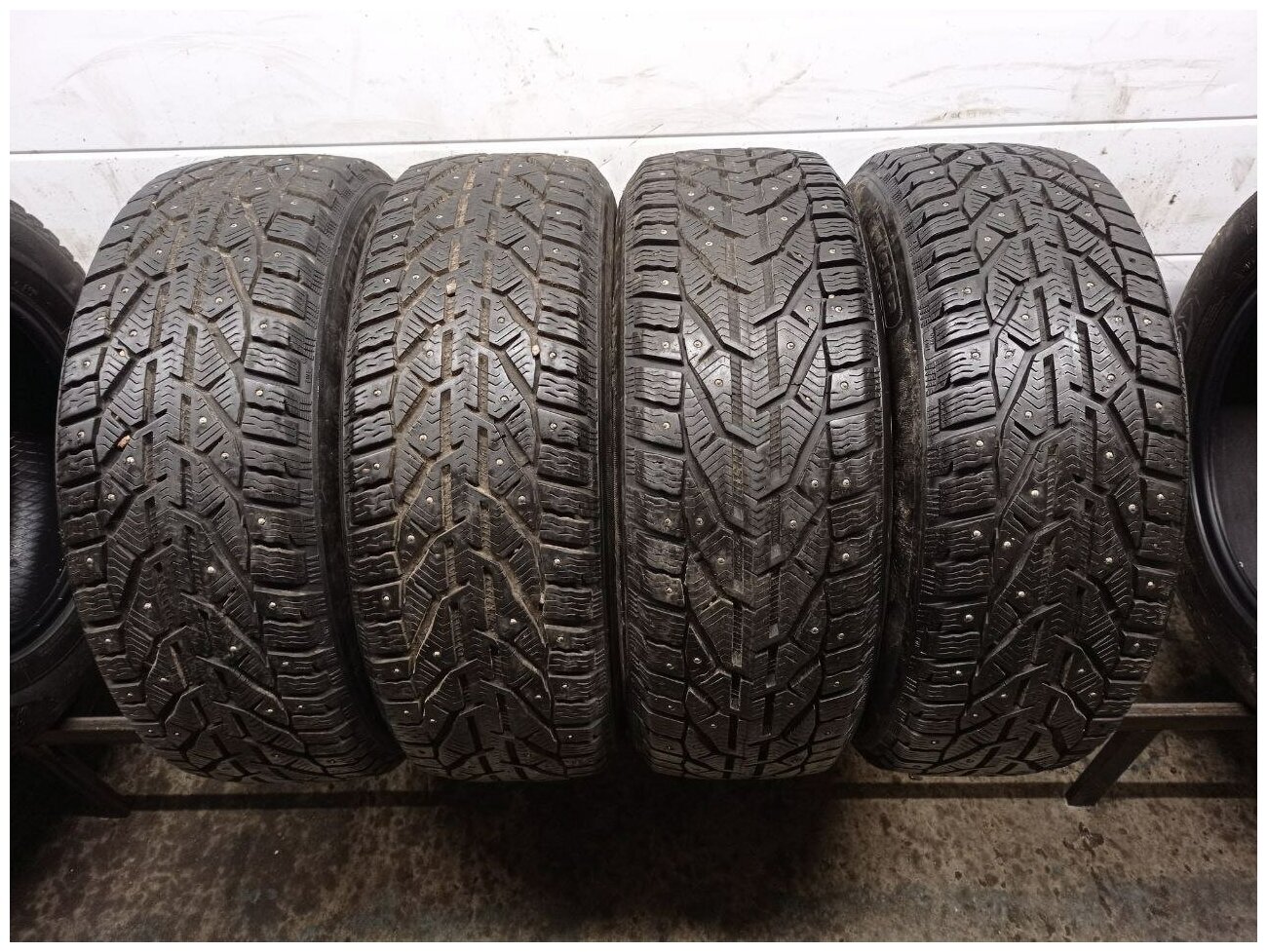 Tigar Ice 215/60 R17 БУ Шины Зимние