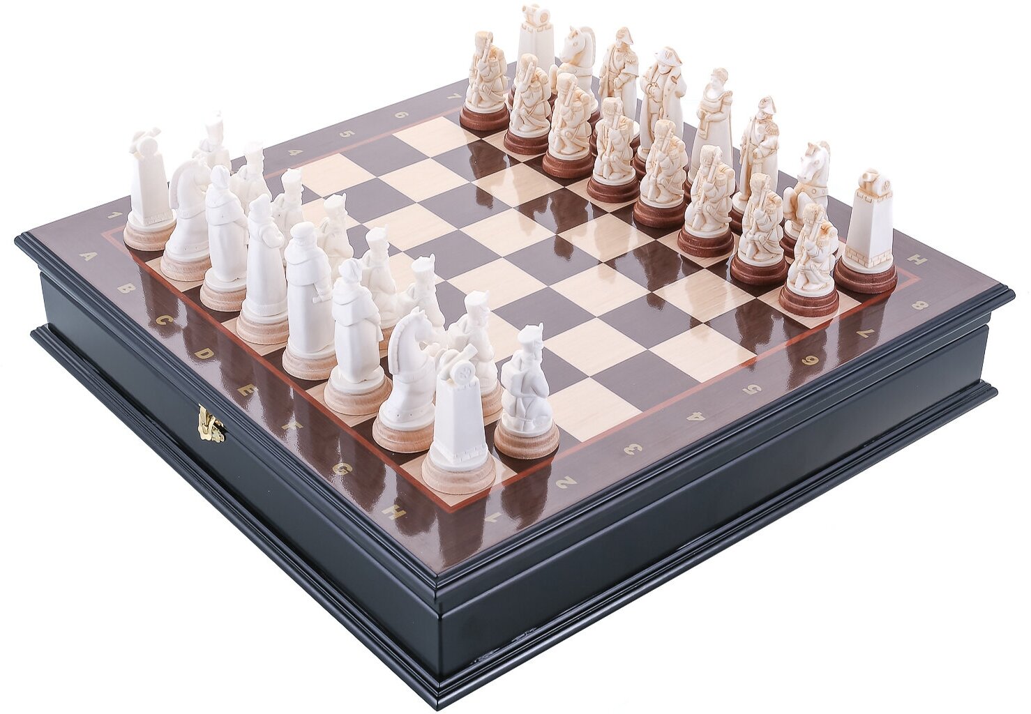 Эксклюзивные деревянные шахматы с фигурами из кости "Бородино" 45х45 см