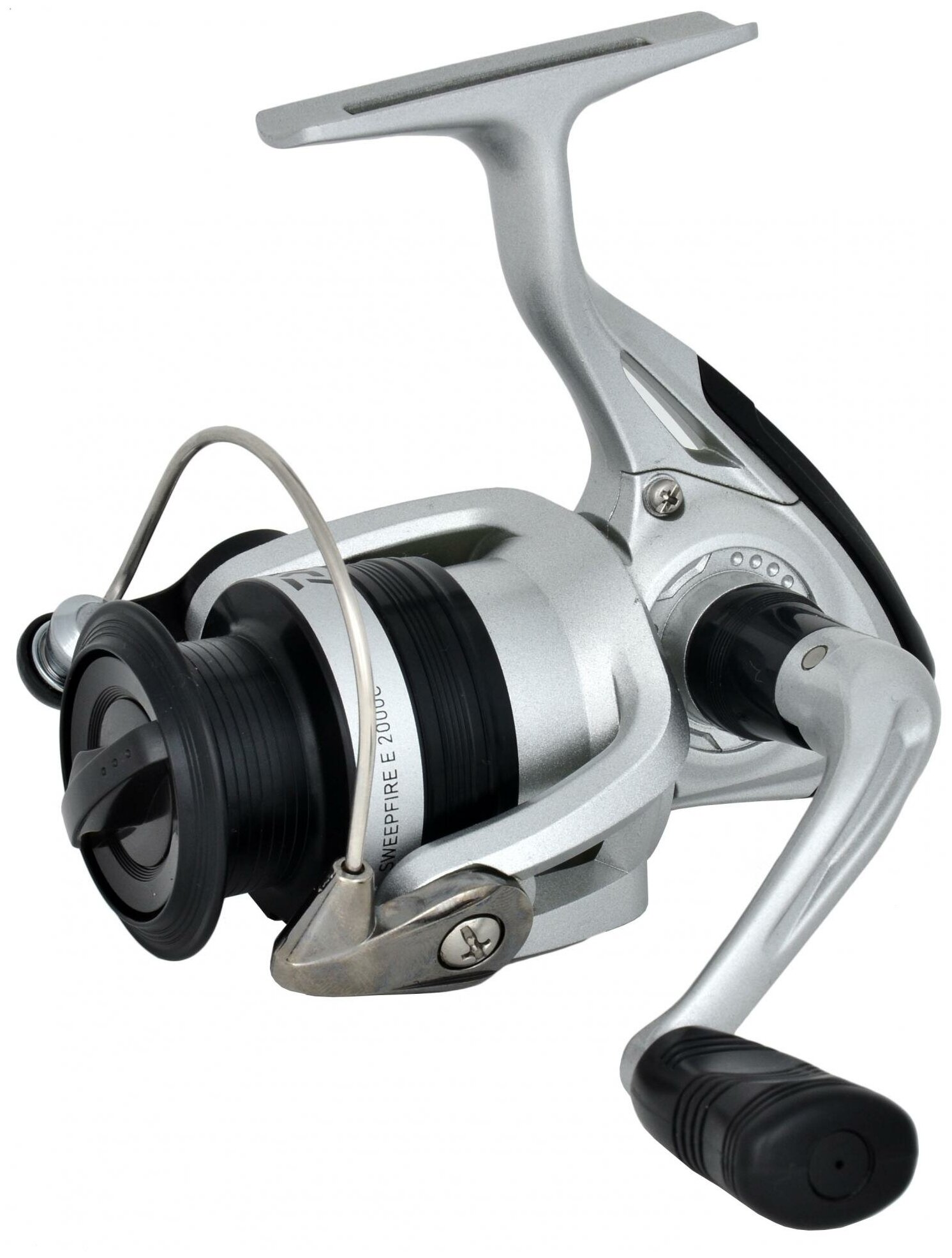 Катушка Daiwa SWEEPFIRE E 2000C безынерционная