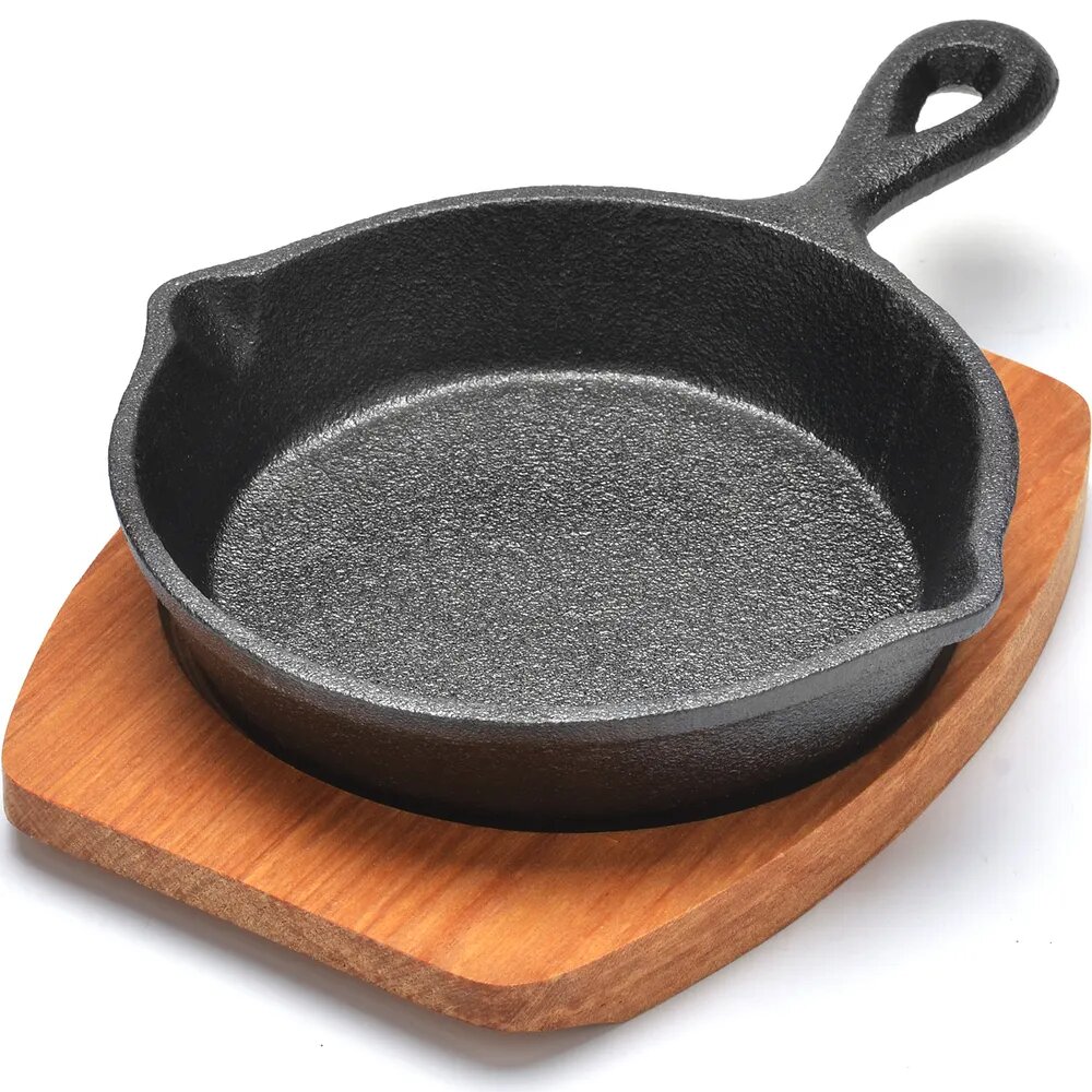 фото Сковорода чугунная на подставке 13,5 см