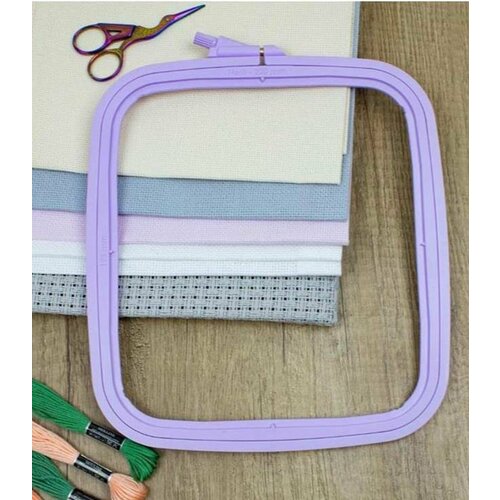 170-14 Пяльцы-рамка квадрат пластиковые Nurge 250*280 мм. сиреневые