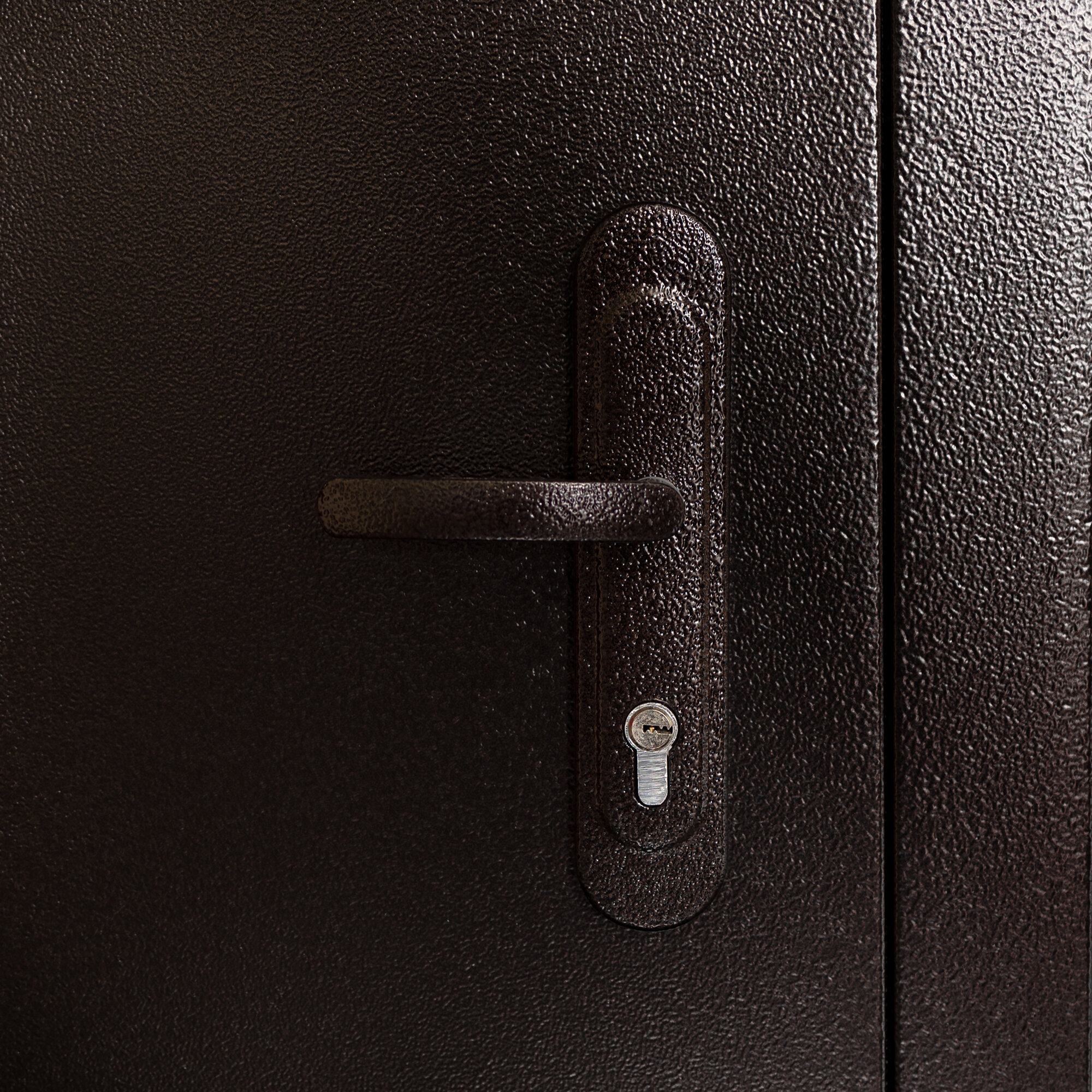 Дверь входная для квартиры Unicorn металлическая Terminal 960х2050, правая, антивандальное покрытие, уплотнитель, цилиндровый замок, коричневый - фотография № 4