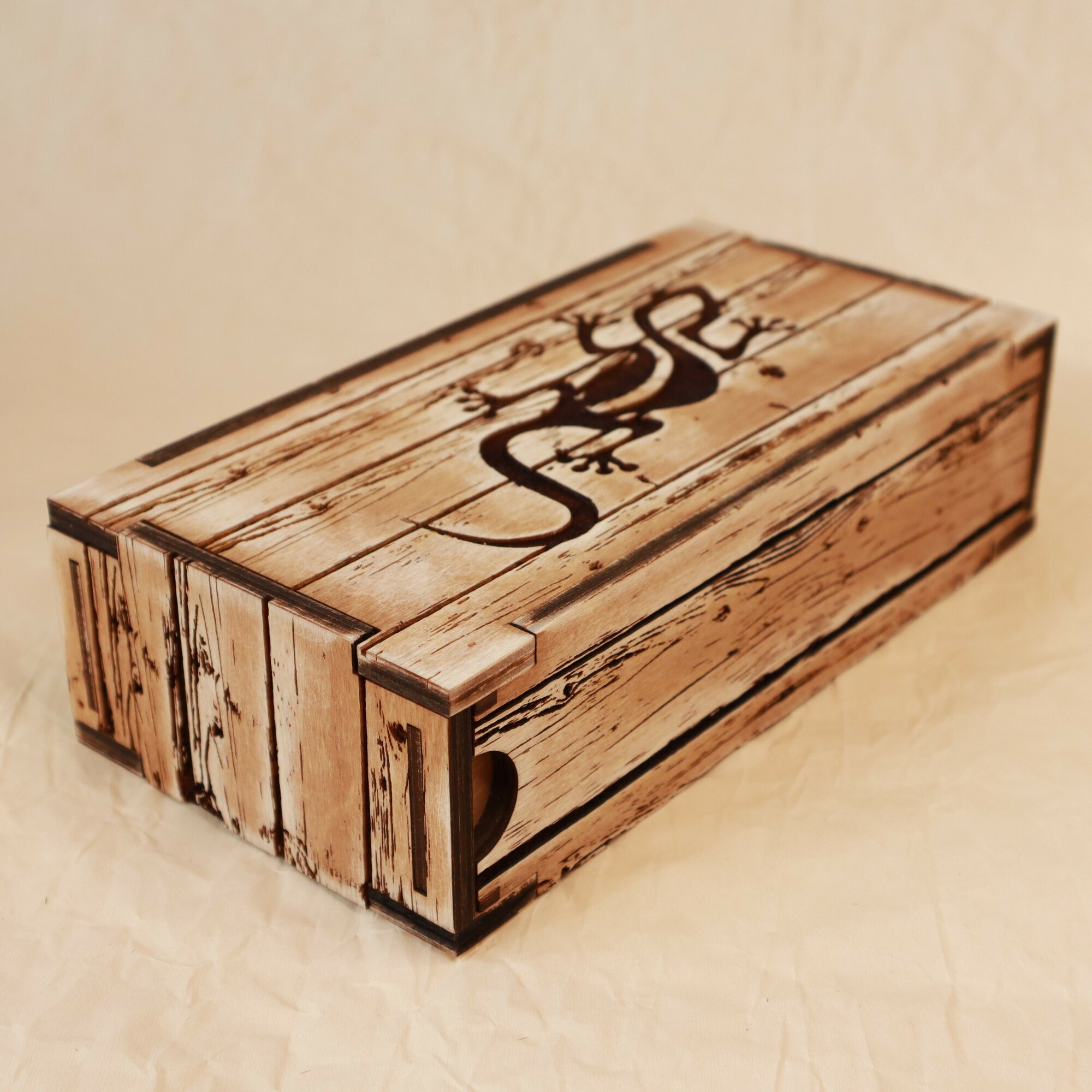 фото Универсальная деревянная шкатулка / купюрница: "Salamander" Лакированная