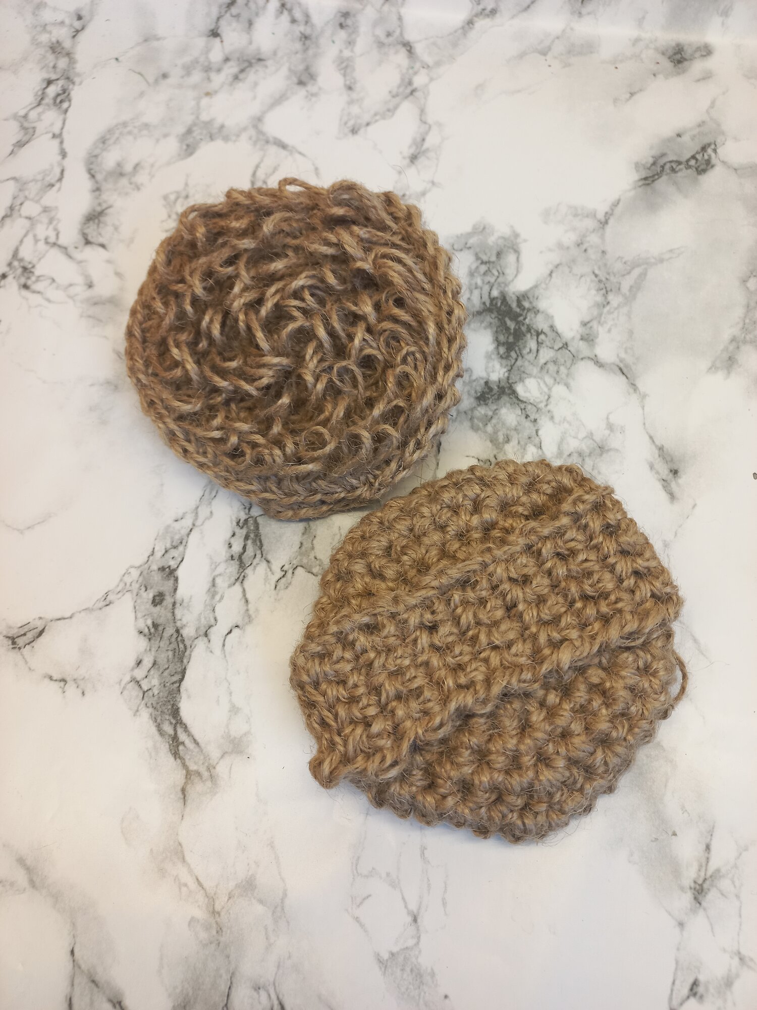 фото Мочалка LlenniJu - круглая джутовая мочалка ручной работы с удобной ручкой