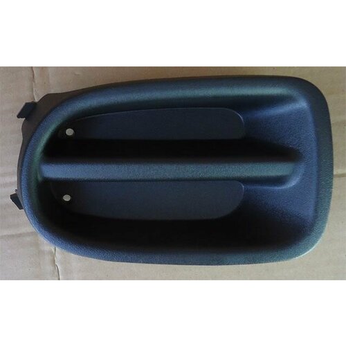 Решетка бампера Nissan Almera N16 левая Ниссан Альмера заглушка птф 2000-2002 1200₽